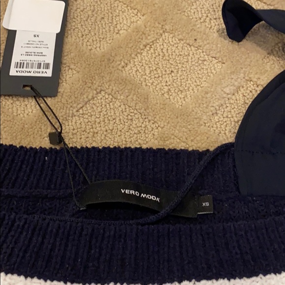 Vero Moda knit sweater w/ bow, off the shoulder xs - Picture 3 of 3